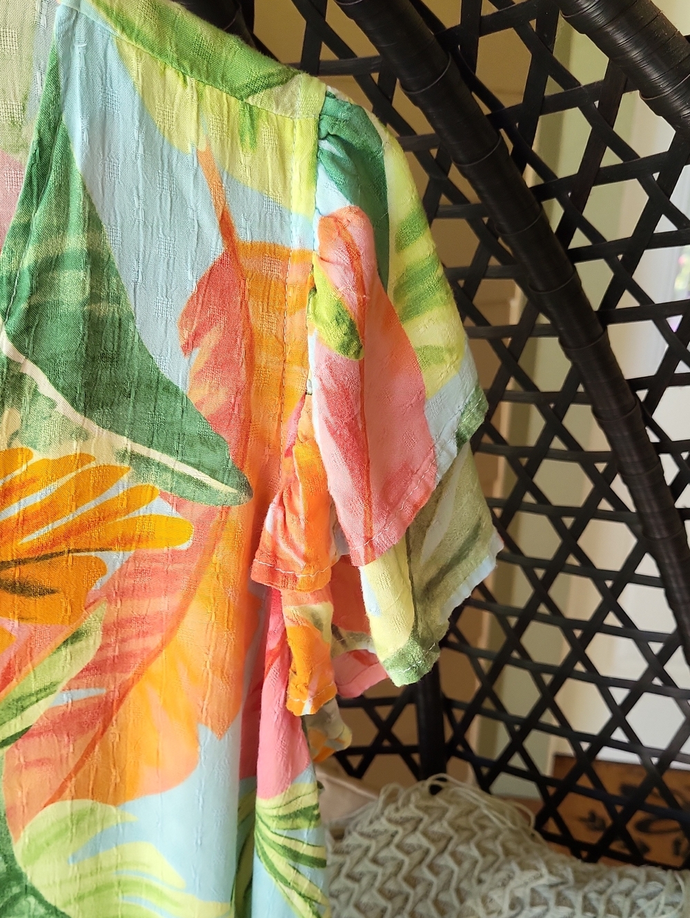 Tropical Ruffle Sleeve Top - Picture 3 of 9